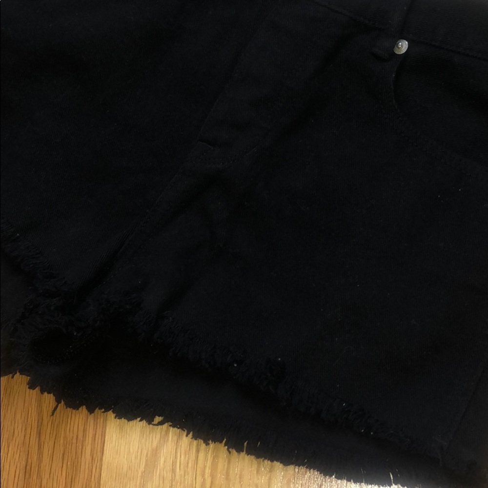 Brandy Melville Black Shorts - Picture 4 of 5
